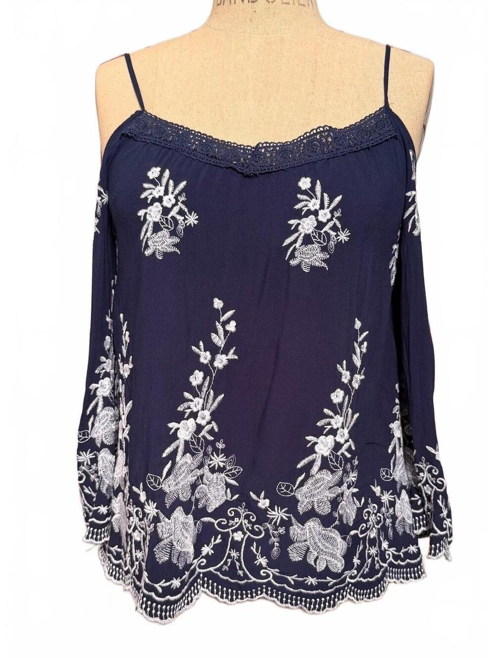 Blu Pepper Navy White Embroidered Cold Shoulder Boho Top M